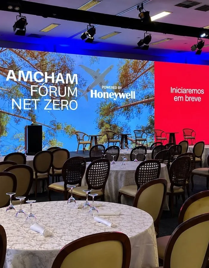 Painel de LED em evento corporativo